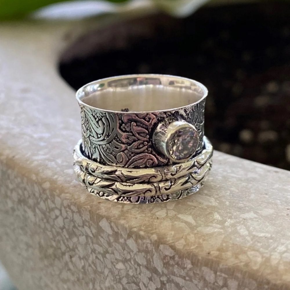 Silver & White Topaz Spinner Ring Size 8